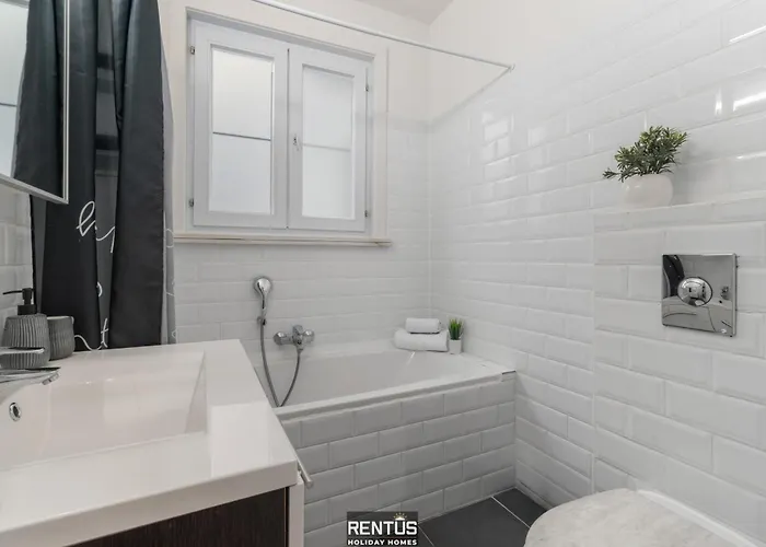 Maison Wellington - In The Heart Of *